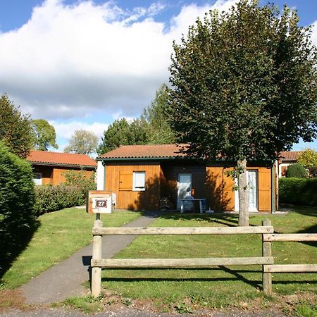 Gite Avec Cheminee, Terrasse Et Wifi - Animaux Acceptes - Fr-1-496-163 Usson-en-Forez Zewnętrze zdjęcie
