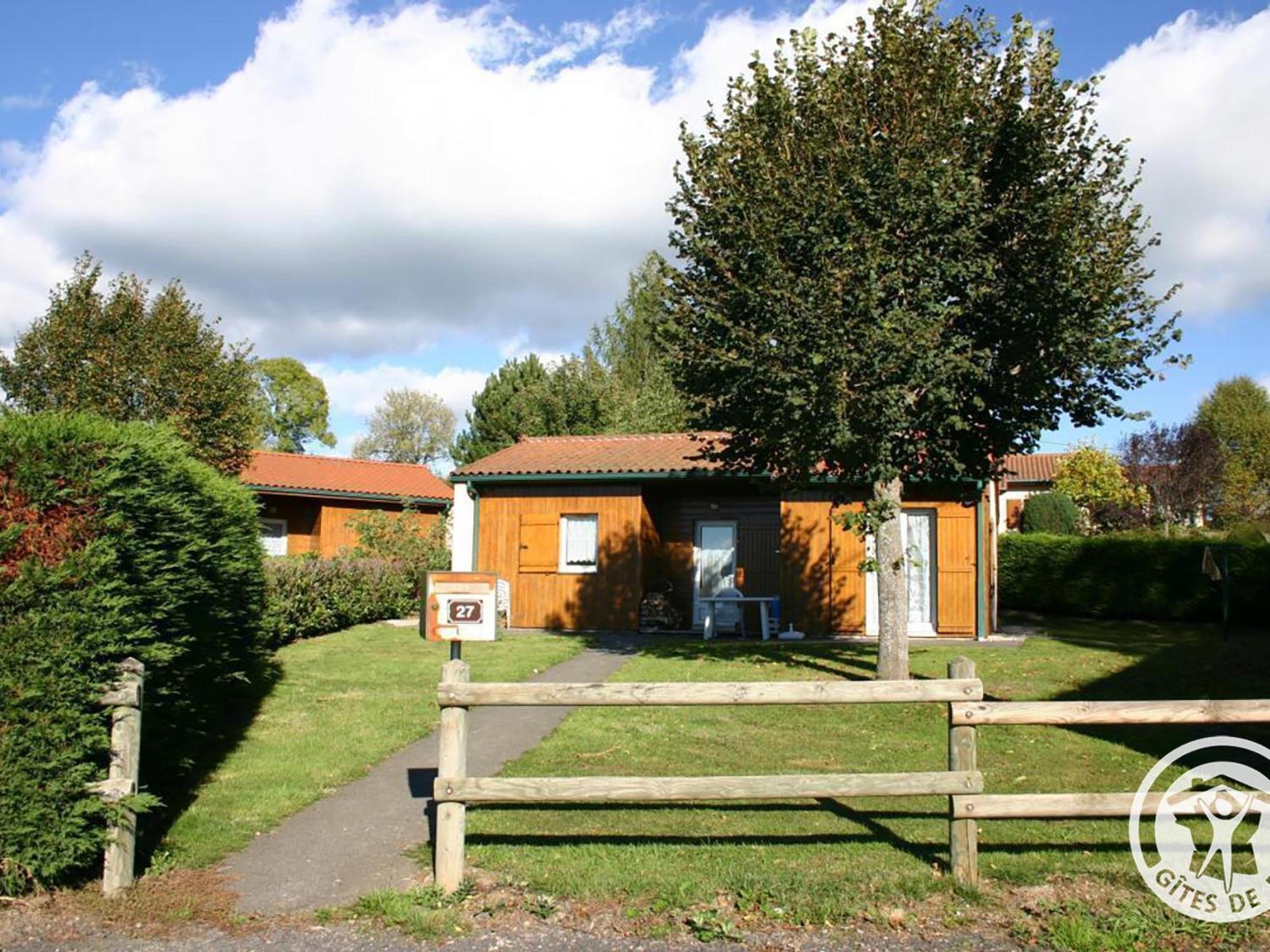 Gite Avec Cheminee, Terrasse Et Wifi - Animaux Acceptes - Fr-1-496-163 Usson-en-Forez Zewnętrze zdjęcie
